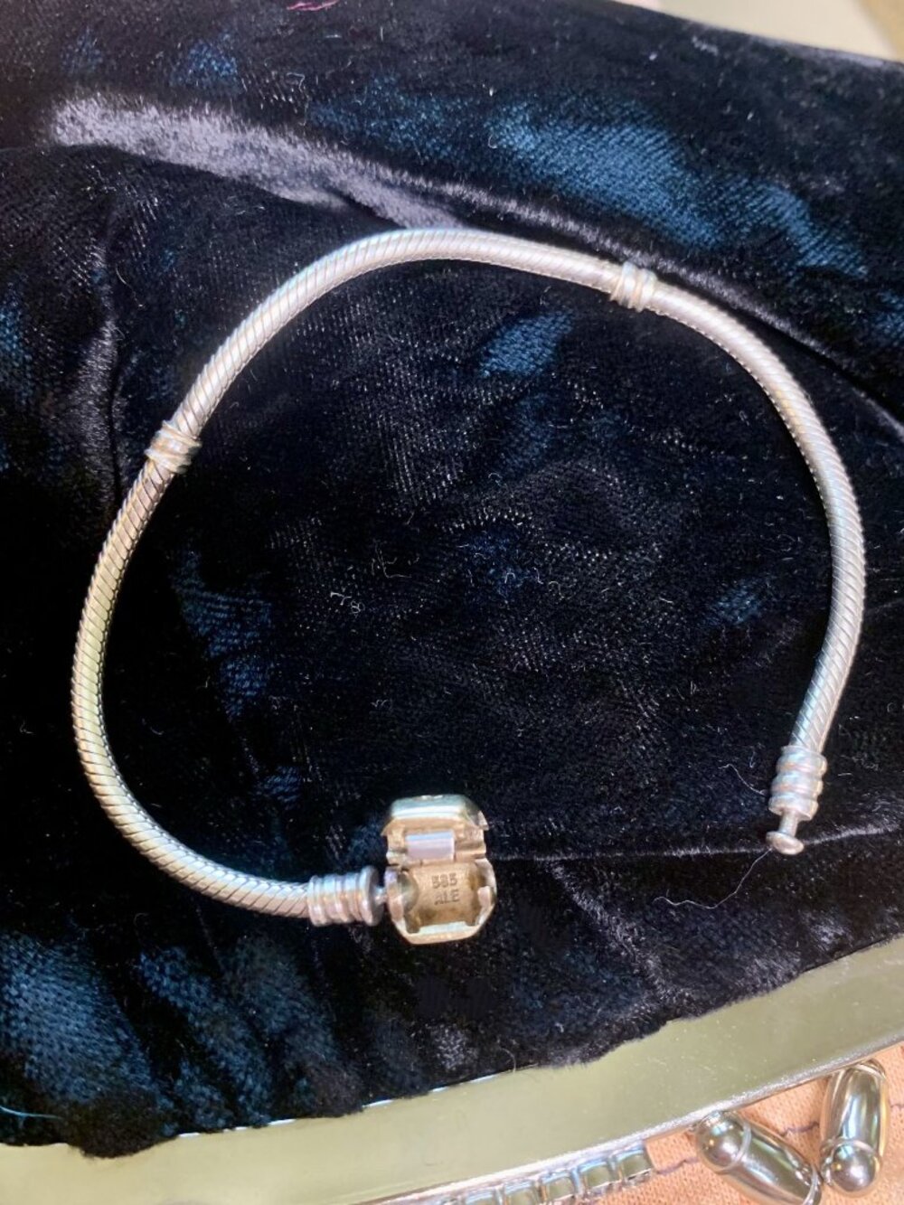 100% Authentic Pandora Moments Two-Tone 14K Gold and Sterling Charm Bracelet - Picture 2 of 6